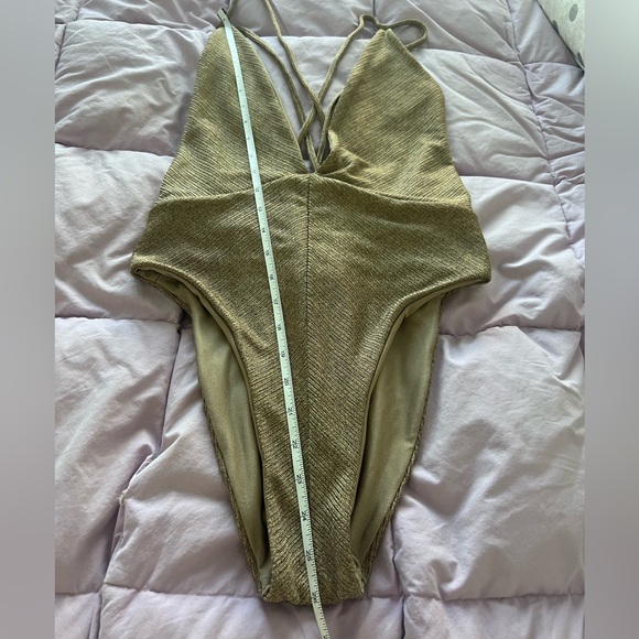 Luli Fama Deep V Compai One Piece - Picture 9 of 9